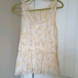 Dainty the Addison Story cream and gold top